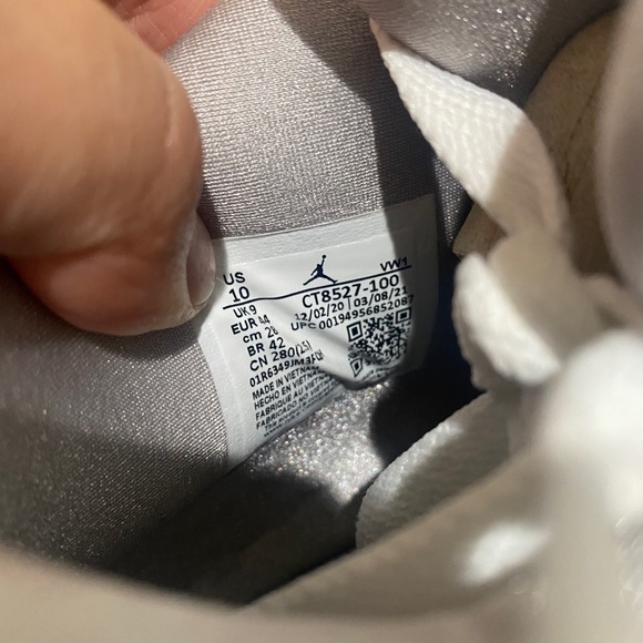 Jordan 4 White Oreos - Picture 7 of 11